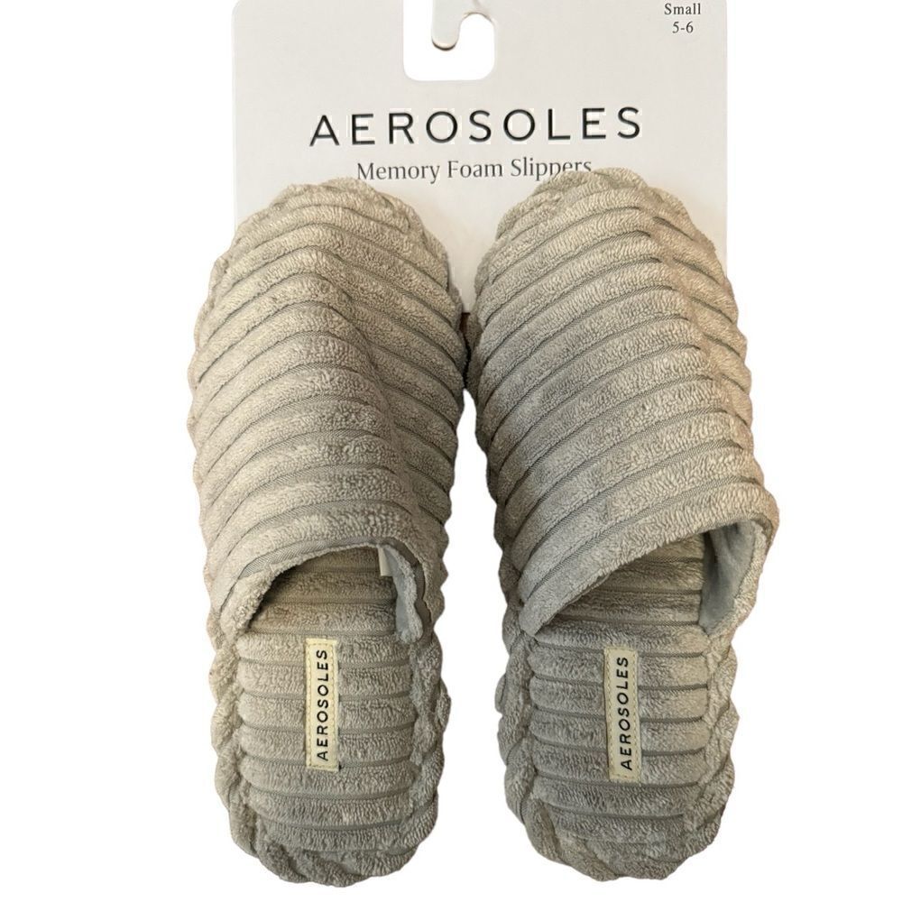 NWOT Aerosoles Memory Foam Slippers